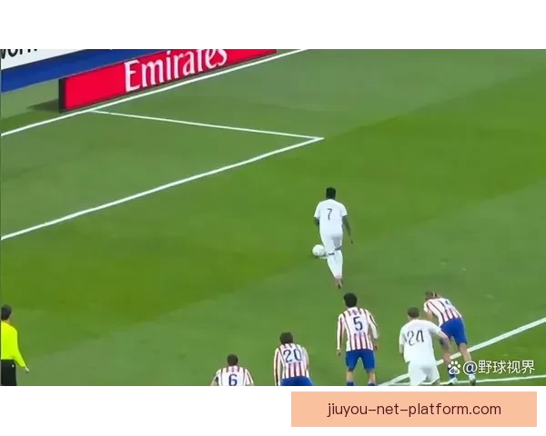 足坛一夜激战：曼城大胜利物浦 巴萨绝杀马竞 皇马遭遇惊天逆转