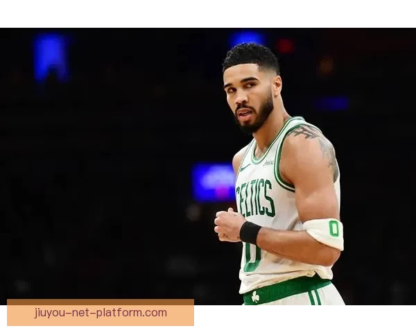 塔图姆用伤后恢复表现回应质疑 布朗透露队内会议达成一致决定以他为进攻核心